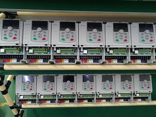 Buon prezzo Azionamento a frequenza variabile professionale Efficienza energetica Alta precisione per la velocità del motore in linea